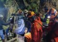 Operasi SAR Ditutup, 24 Orang Tersesat di Hutan Limapuluh Kota Ditemukan Selamat 4 Evakuasi 24 orang yang tersesat di hutan Limapuluh Kota pada Kamis malam. (dok. Basarnas Padang)