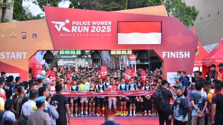 PLN UP3 Bukittinggi Pastikan Listrik Tanpa Kedip saat Police Women Run 2025 di Jam Gadang 1 Gelaran Police Women run 2025 di Bukittinggi. (dok. istimewa)