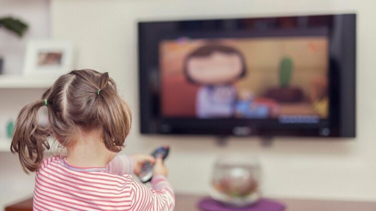 Panduan Menonton TV Sesuai Usia Anak, Ini Saran Psikolog 1 Ilustrasi tontonan anak. (Foto: Ist)