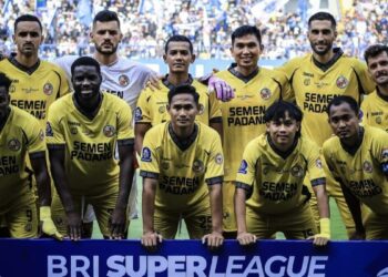Line up Semen Padang FC saat melawan Persib Bandung. (dok. Semen Padang FC)