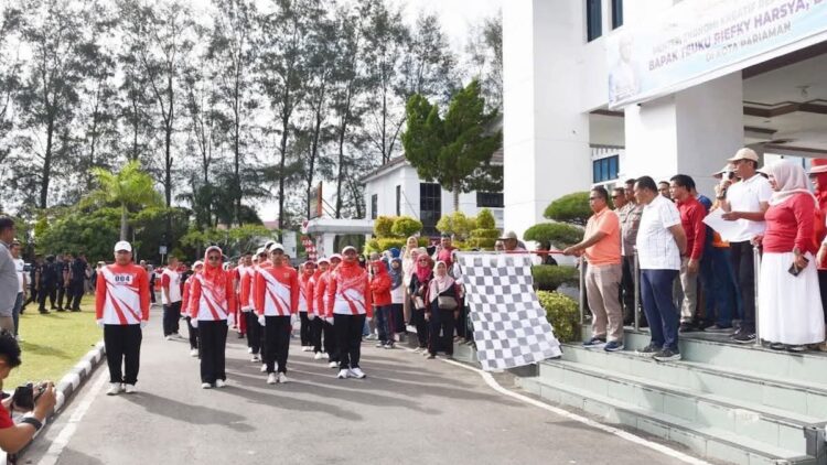 Meriahkan HUT RI ke 80, Pemko Pariaman Gelar Lomba Gerak Jalan 1 Lomba gerak jalan di Pemko Pariaman untuk peringatan HUT RI ke-80. (dok. istimewa)