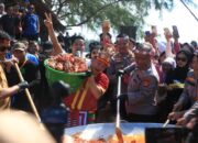 Sajikan Losbter Saus Bumbu Padang Terbanyak, Polda Sumbar Kembali Rekor MURI