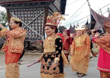 Parade Adat Meriahkan “Minangkabau Memanggil Taragak Pulang” di Seribu Rumah Gadang