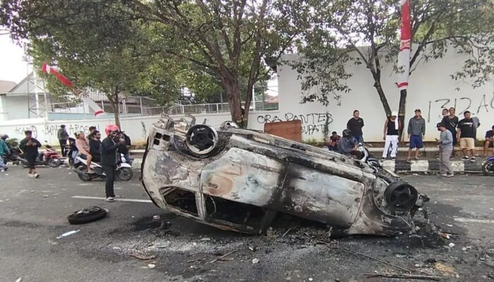 Tanggapi Ricuh Aksi Pati, Mensesneg Imbau Pejabat Tak Arogan