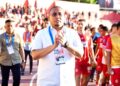 Penasihat Semen Padang FC Andre Rosiade saat menemani tim berkeliling menyapa penonton di GHAS. (dok. Radarsumbar)