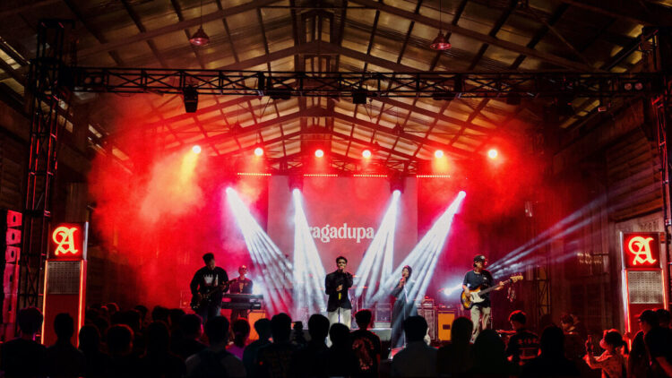 Ragadupa saat tampil di iven A-Mild beberapa waktu lalu. (dok. istimewa)