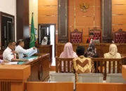Satpol PP Padang Gelar Sidang Tipiring, Empat Pemilik Kafe dan PKL Didenda