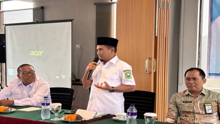 Wabup Solok: Pendidikan Agama Bukan Sekadar Hafalan, tapi Fondasi Karakter Bangsa 1 Wakil Bupati (Wabup) Solok Candra saat menghadiri bimbingan teknis (Bimtek) kefarmasian di Kabupaten Solok, Sumatera Barat. ANTARA/HO-Diskominfo Solok