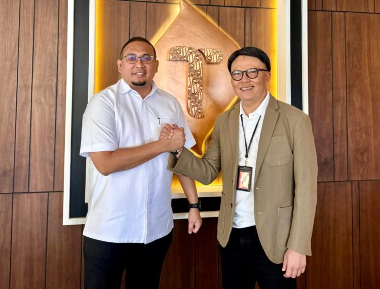 Andre Rosiade bertemu Dirut Telkomsel menyampaikan usulan pembangunan sejumlah tower BTS di Sumbar. (Ist)