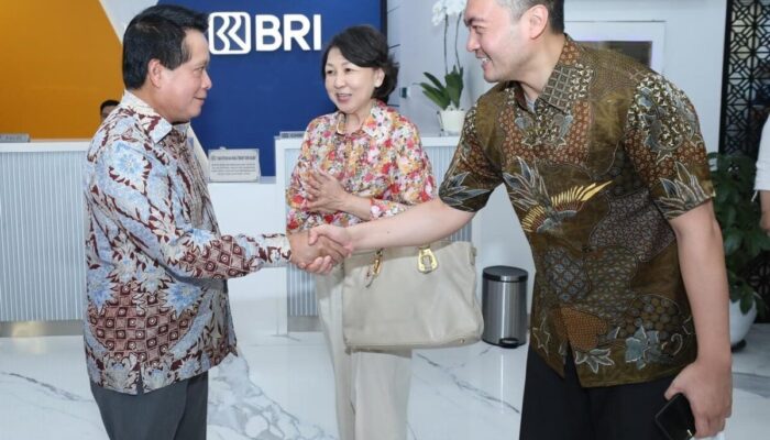 Peringati Hari Pelanggan Nasional, Direksi BRI Sapa Langsung Nasabah di Beberapa Daerah