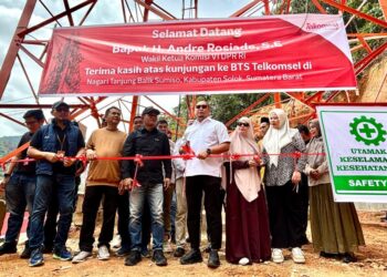 Andre Rosiade Resmikan BTS Telkomsel di Tanjung Balik Sumiso, Solok