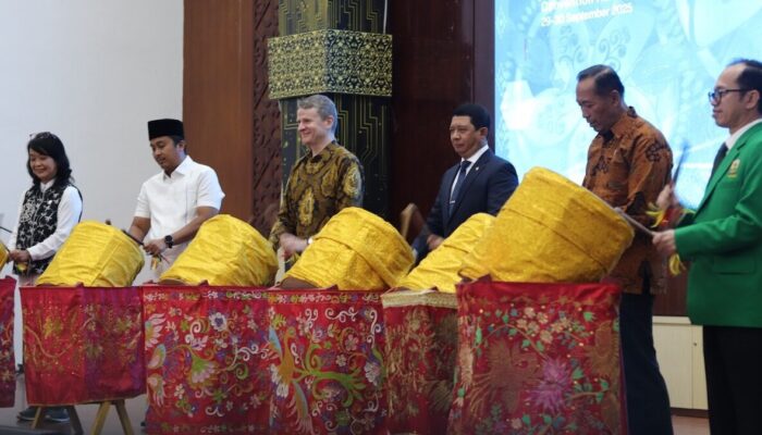 Australia Mempererat Hubungan di Sumatera Barat