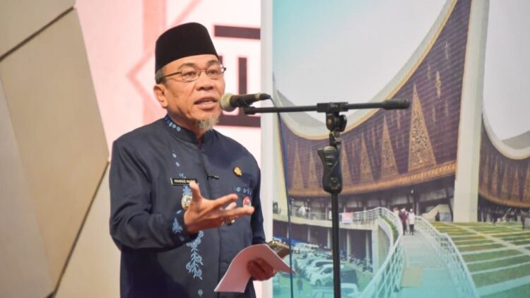 Pemko Padang Gelar Tabligh Akbar Peringatan Maulid Nabi, Ajak ASN Introspeksi Diri 1 Wawako Padang, Maigus Nasir. (dok. Prokopim)