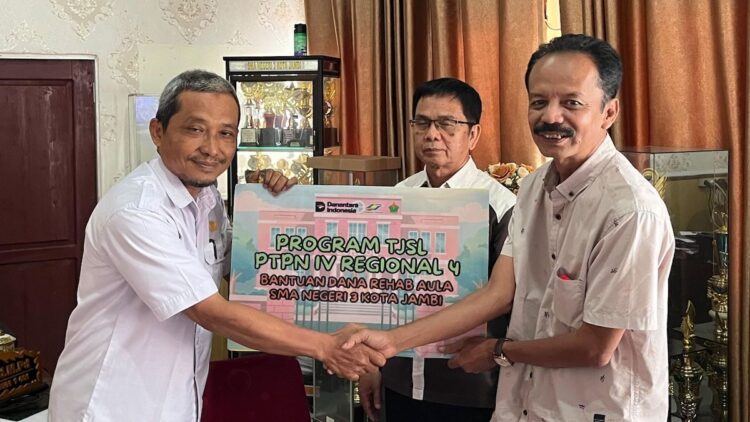 Dari Harapan Menjadi Nyata, PTPN IV Regional IV Rehab Aula SMA 1 PTPN IV Regional 4 rehab aula SMAN 3 Jambi. (dok. istimewa)