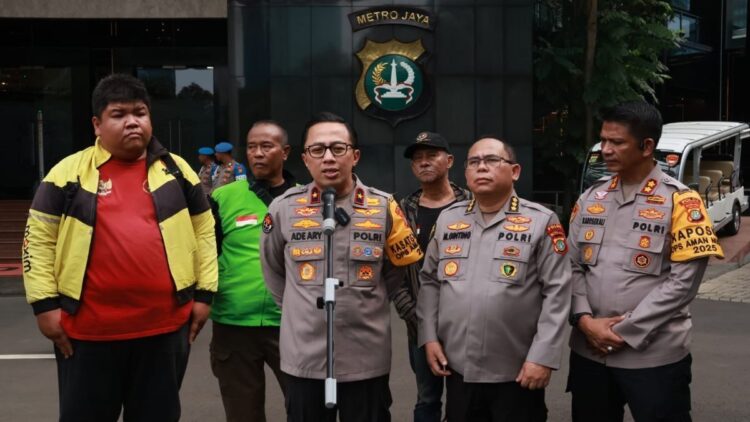 Polda Metro Jaya Pastikan Tak Ada Aksi Mogok Makan Tahanan 1 Polda Metro Jaya beri keterangan pers
