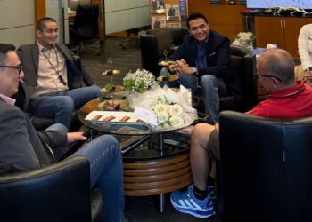 RCEO BRI Padang, Riza Pahlevi sapa pelanggan di Harpelnas 2025. (dok. istimewa)