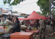 Satpol PP Padang Tertibkan PKL di Jalan Jhoni Anwar, Barang Dagangan Diamankan