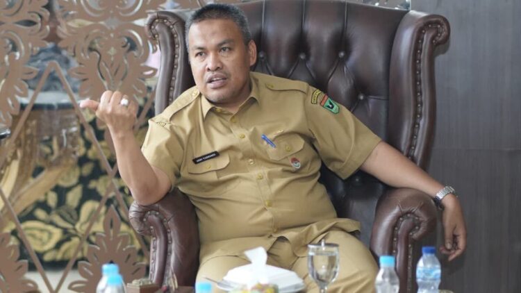 Pemprov Sumbar Kerahkan 100 ASN Bersihkan Sisa Banjir Bandang di Padang 1 Sekdaprov Sumbar Arry Yuswandi. (dok. istimewa)