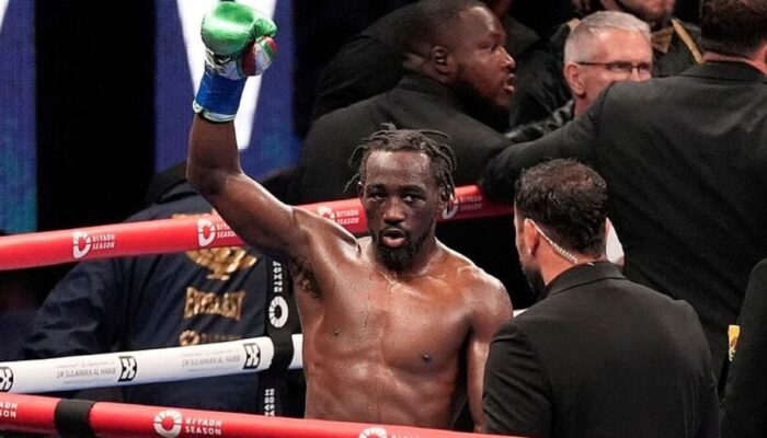 Terence Crawford Kalahkan Canelo dan Raih Gelar Juara Dunia Super Middleweight