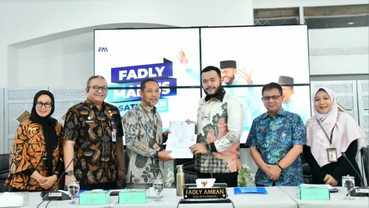 Wako Fadly Amran Temui Perwakilan BPK RI di Gedung Putih 1 Wako Fadly Amran bertemu jajaran BPK Sumbar. (dok. Prokopim)