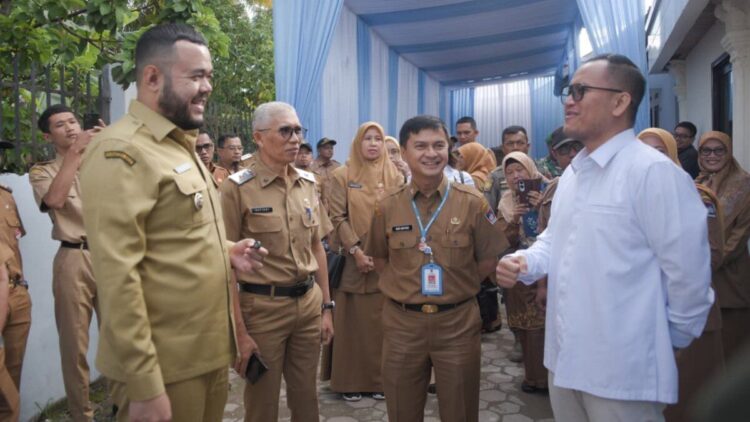 Wako Fadly Amran Optimis Program MBG di Padang Berjalan Sukses 1 Wako Fadly Amran kunjungi dapur MBG di Piai