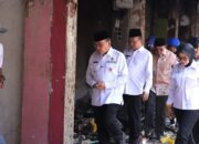 Wawako Maigus Nasir Serahkan Bantuan dari Pemko Padang untuk Korban Kebakaran Pasar Payakumbuh