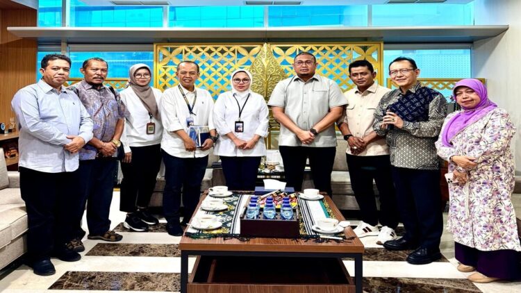 Andre Rosiade bersama Bupati Solok dan Wako Payakumbuh bertemu jajaran Kementerian PU. (Foto: Ist)