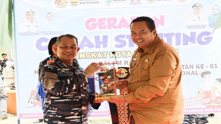 Wako Pariaman Yota Balad bersama Komando Daerah TNI Angkatan Laut (Kodaeral) II Padang Laksamana Muda TNI Sarimpunan Tanjung. (Foto: Ist)