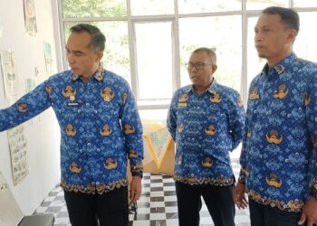 TBM Taman Ilmu Paninjauan Masuk 3 Besar Nasional, Sekda Kabupaten Solok: Bukti Literasi Tumbuh dari Nagari 2 TBM Taman Ilmu Paninjauan Masuk 3 Besar Nasional, Sekda Kabupaten Solok: Bukti Literasi Tumbuh dari Nagari