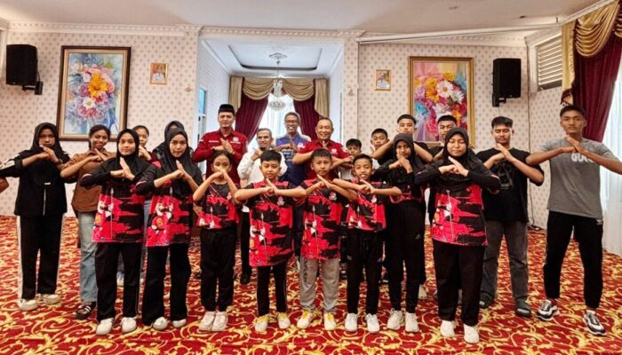 Wabup Solok Lepas 28 Atlet Wushu ke Kejuaraan Provinsi, Siap Harumkan Nama Daerah