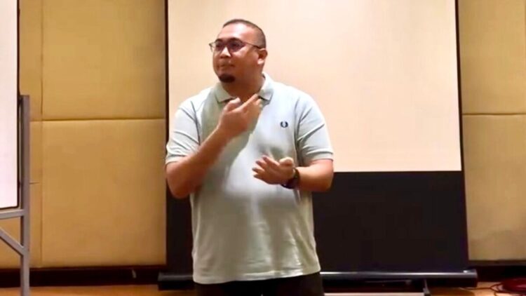 Penasihat tim Semen Padang FC Andre Rosiade menegaskan akan ada evaluasi manajemen setelah tim mengalami kekalahan dua kali beruntun. (Foto: Ist)