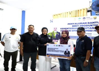 1.000 KK di Pariaman Terima 5.000 Bibit Unggul dari Program Aspirasi DPR RI