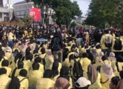 Yusril: Pemerintah Akan Respons Tuntutan yang Disampaikan saat Demo