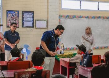 Peresmian tiga kelas baru SD Semen Padang pakai SEPABLOCK. (dok. istimewa)