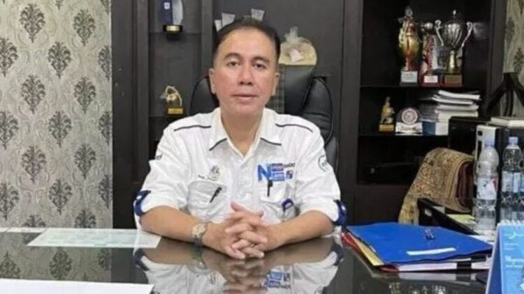 pimpinan Bank Nagari Cabang Pasar Raya Hendri Gozali