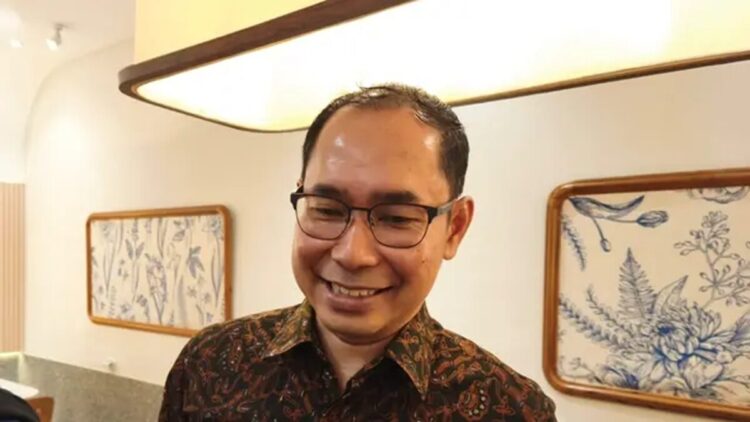 97 WNI Kabur dari Sindikat Penipuan Online di Kamboja, Kemlu Upayakan Pemulangan 1 Direktur Pelindungan WNI Kementerian Luar Negeri Republik Indonesia Judha Nugraha saat memberikan keterangan kepada awak media, Senin (20/10/2025). (Dok. Liputan6.com/Khairisa Ferida)