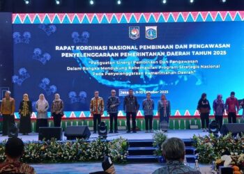 Andri Yulika Raih Penghargaan Anggaraksa Dharma dari Mendagri 8 Inspektur pada Inspektorat Sumbar, Andri Yulika raih penghargaan bergengsi dari Mendagri. (dok. adpsb)