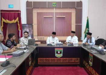 Buya Mahyeldi bertemu creator film Nia, Gadih Minang si Penjual Gorengan. (dok. istimewa)