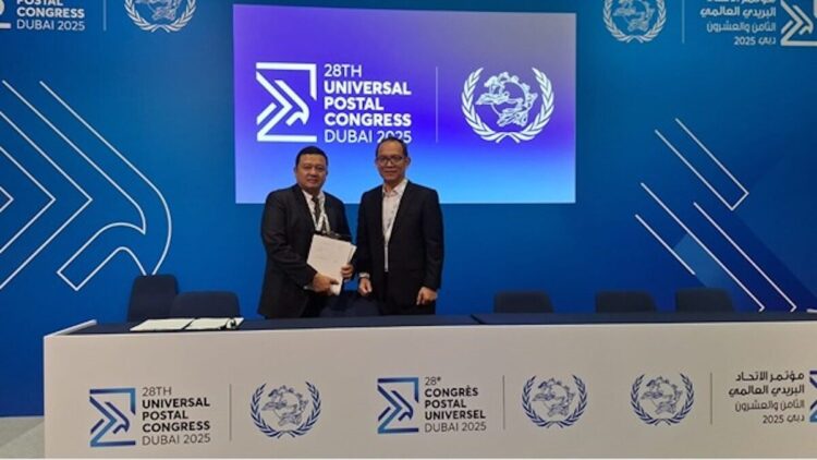 Kemkomdigi Perkuat Peran Strategis dalam Ekosistem Pos dan Logistik Dunia 1 Direktur Jenderal Ekosistem Digital Kemkomdigi Edwin Hidayat Abdullah (kiri) dan Direktur Pos dan Penyiaran Kemkomdigi Pak Gunawan Hutagalung (kanan). (dok. Komdigi)