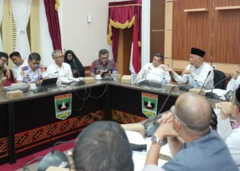 Gubernur Mahyeldi bahas solusi macet di Padang Lua. (dok. adpsb)