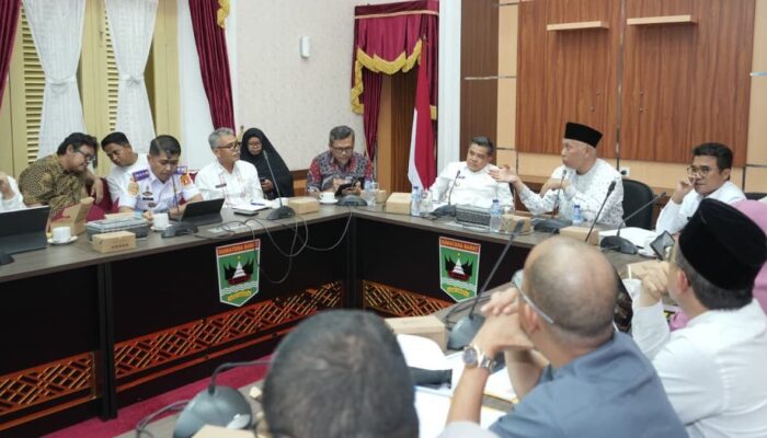 Gubernur Mahyeldi Pimpin Rapat Bahas Solusi Kemacetan Padang Lua