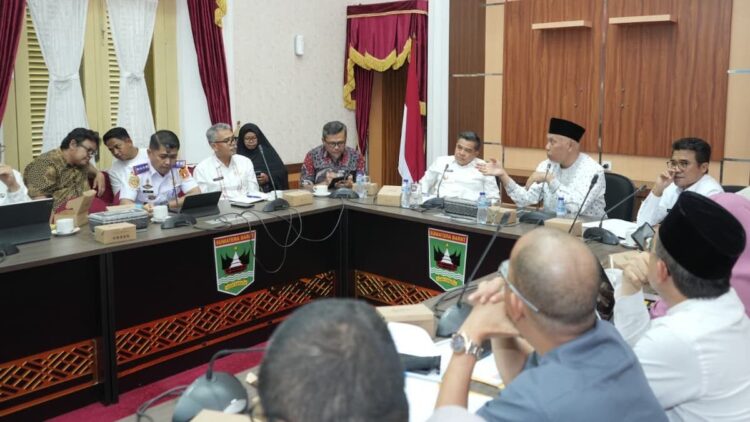 Gubernur Mahyeldi bahas solusi macet di Padang Lua. (dok. adpsb)