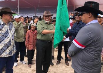 Gubernur Mahyeldi buka secara resmi iven pacuan kuda di Bukittinggi. (dok. istimewa)