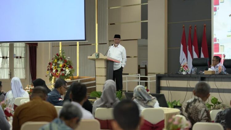 Gubernur Sumbar Mahyeldi beri sambutan di Rakor BUMDesma se-Sumbar. (dok. adpsb)