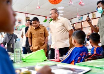 Andre Rosiade Tinjau MBG di Solok, Ortu Murid: Terima Kasih Pak Prabowo, Programnya harus Dilanjutkan