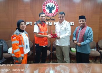 Kapusdal LH Sumatera Kunjungi PT Semen Padang, Dorong Kolaborasi Atasi Sampah Danau Singkarak 3 Kapusdal LH kunjungi Semen Padang. (dok. istimewa)