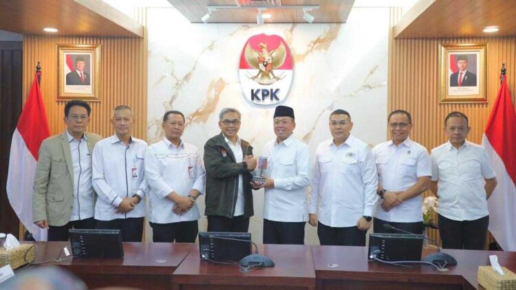 Temui Pimpinan KPK, Menteri Nusron Bahas Perbaikan Bisnis Proses Layanan Pertanahan 1 Kementerian ATR/BPN bertemu KPK. (dok. istimewa)
