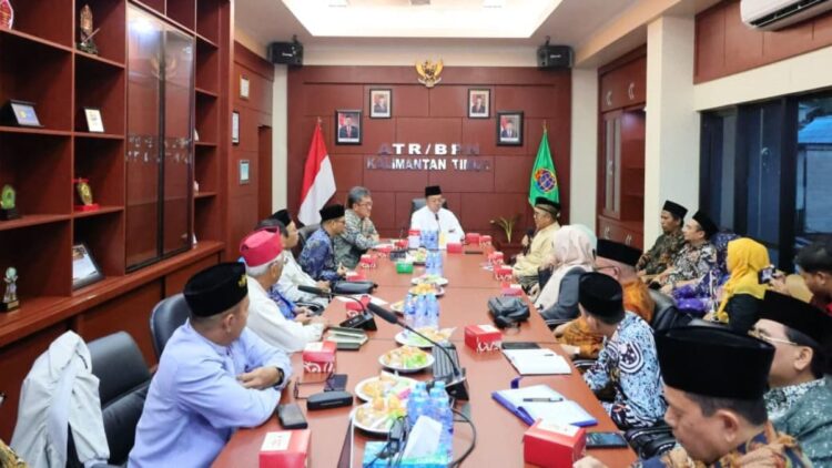 Dari Hati ke Hati, Menteri Nusron Bahas Sertifikasi Tanah Wakaf dan Rumah Ibadah di Kaltim 1 Menteri Nusron bahas sertifikasi tanah rumah ibadah di Kaltim