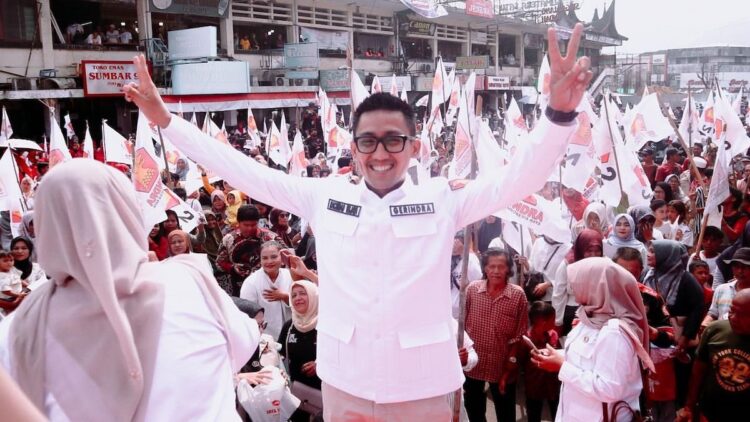 Gerindra Tertinggi di Survei IPO, Rachmad Wijaya: Bukti Program Presiden Prabowo Diterima Masyarakat 1 Rachmat Wijaya saat kampanye Prabowo-Gibran di Pilkada lalu. (dok. istimewa)