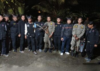 Satpol PP dan Dubalang Amankan Barang Bukti Tawuran di Padang